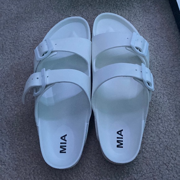 MIA Shoes - white slides
